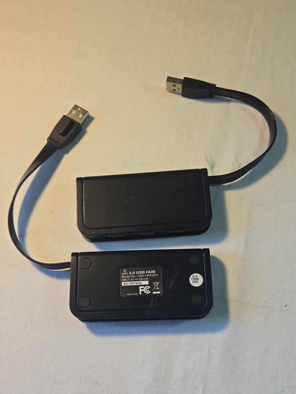 Black USB 2.0 4-Port Hub - Compact External USB Hub